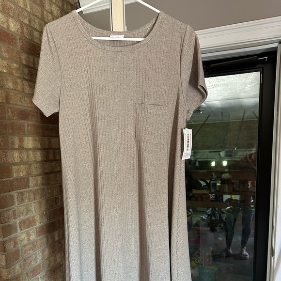 Medium, Elegant, gold Carly NWT - Picture 1 of 1
